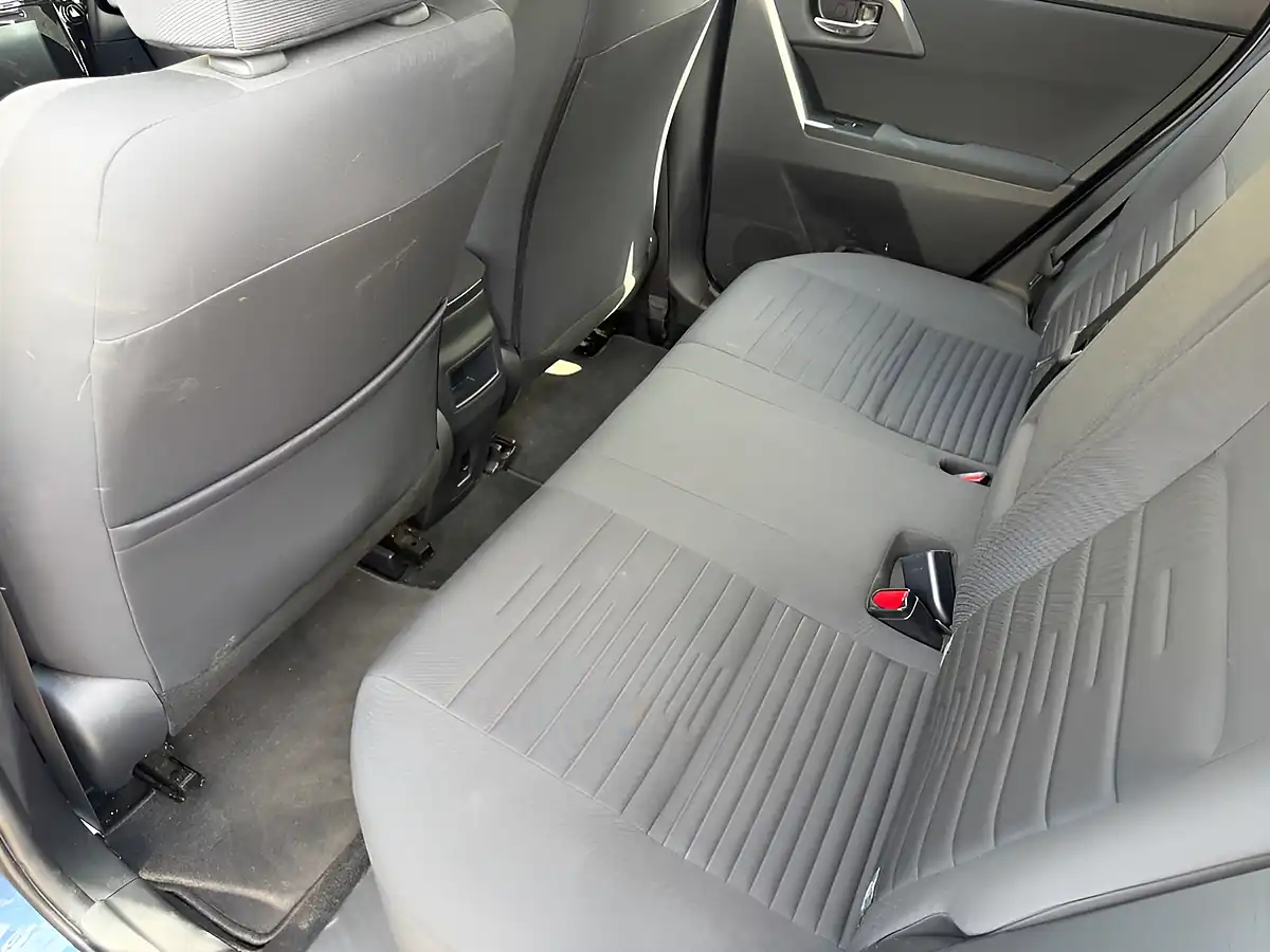 Used 2016 Toyota Auris Business Edition Blue - Interior and Exterior details 16