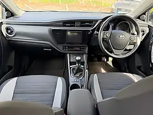 Used 2016 Toyota Auris Business Edition Blue - Interior and Exterior details 17