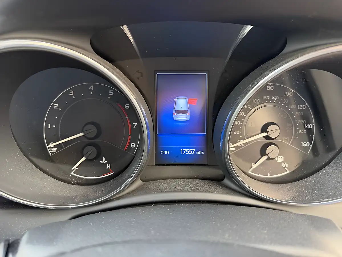 Used 2016 Toyota Auris Business Edition Blue - Interior and Exterior details 20