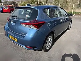Used 2016 Toyota Auris Business Edition Blue - Interior and Exterior details 7