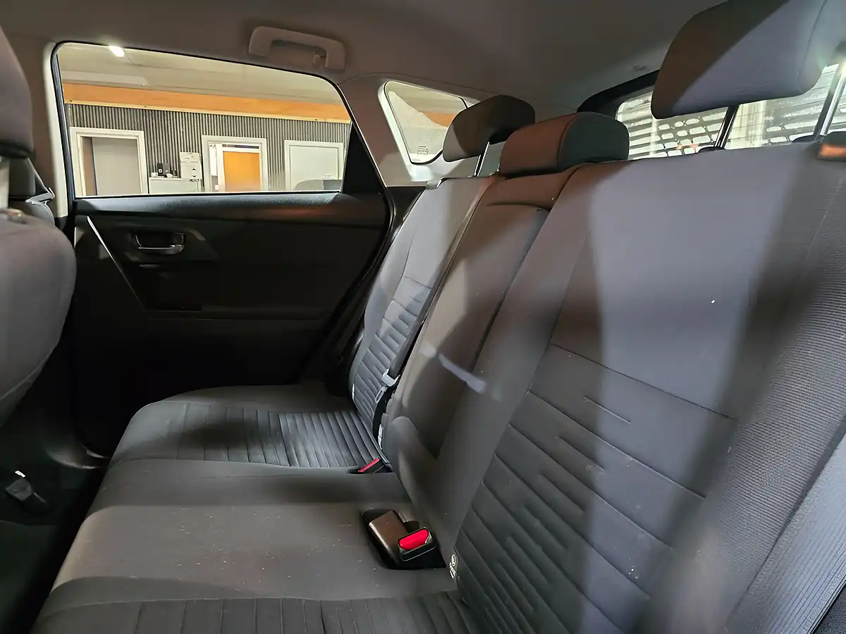 Used 2016 Toyota Auris Business Edition Blue - Interior and Exterior details 12