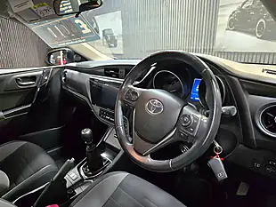Used 2016 Toyota Auris Business Edition Blue - Interior and Exterior details 17