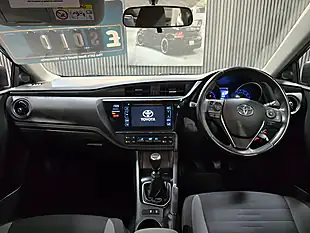 Used 2016 Toyota Auris Business Edition Blue - Interior and Exterior details 19