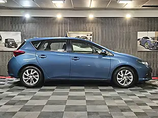 Used 2016 Toyota Auris Business Edition Blue - Interior and Exterior details 2