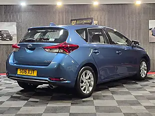 Used 2016 Toyota Auris Business Edition Blue - Interior and Exterior details 3