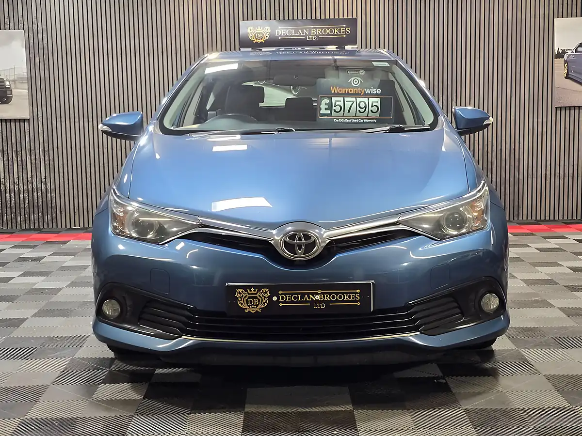 Used 2016 Toyota Auris Business Edition Blue - Interior and Exterior details 8