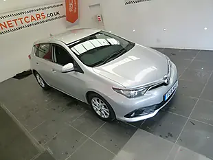 Used 2016 Toyota Auris Business Edition Silver - Interior and Exterior details 18