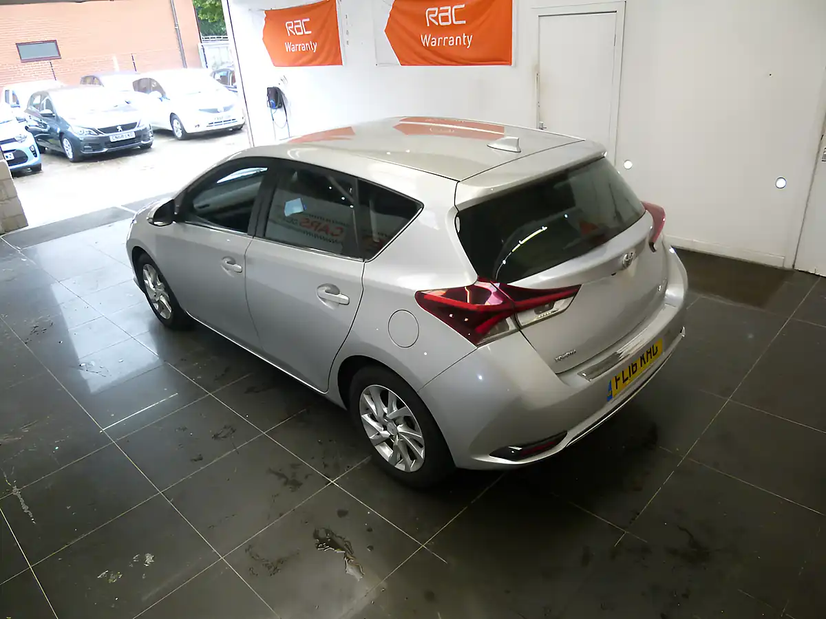 Used 2016 Toyota Auris Business Edition Silver - Interior and Exterior details 19