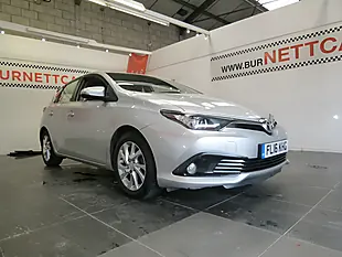 Used 2016 Toyota Auris Business Edition Silver - Interior and Exterior details 7