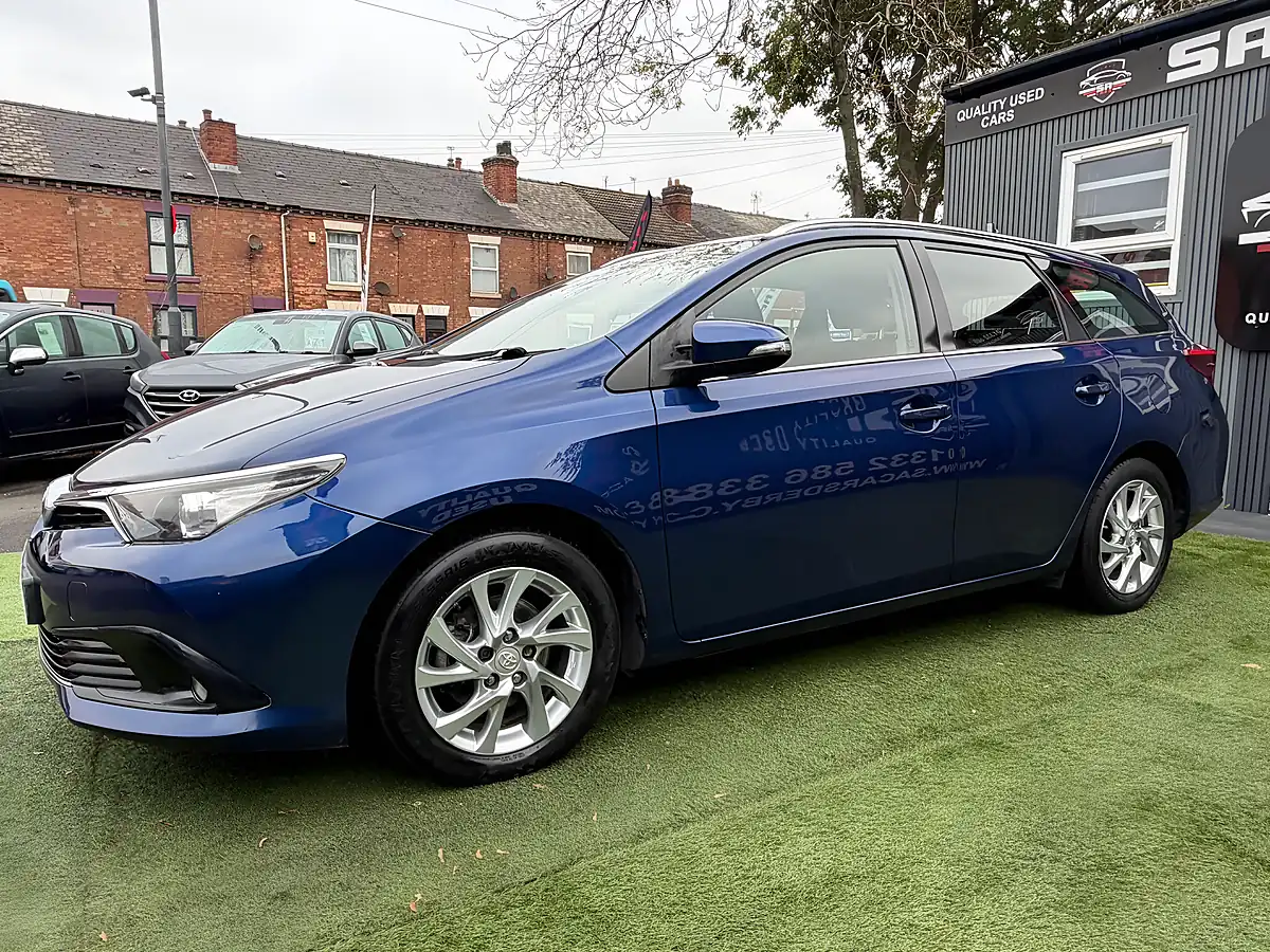 Used 2016 Toyota Auris Business Edition Touring Sports Blue - Interior and Exterior details 10