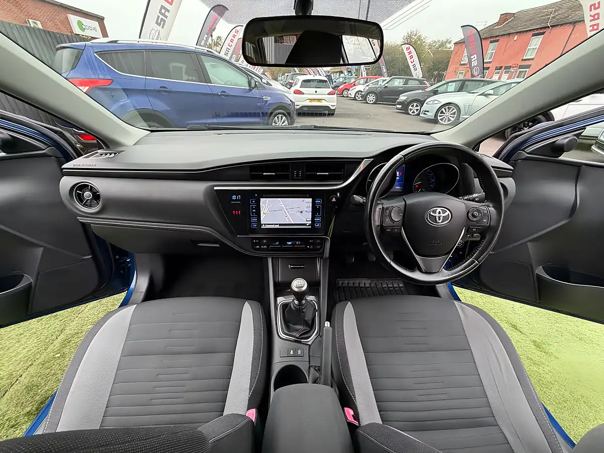 Used 2016 Toyota Auris Business Edition Touring Sports Blue - Interior and Exterior details 17