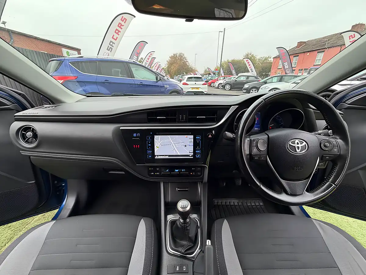 Used 2016 Toyota Auris Business Edition Touring Sports Blue - Interior and Exterior details 3