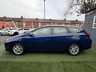 Used 2016 Toyota Auris Business Edition Touring Sports Blue - Interior and Exterior details 8