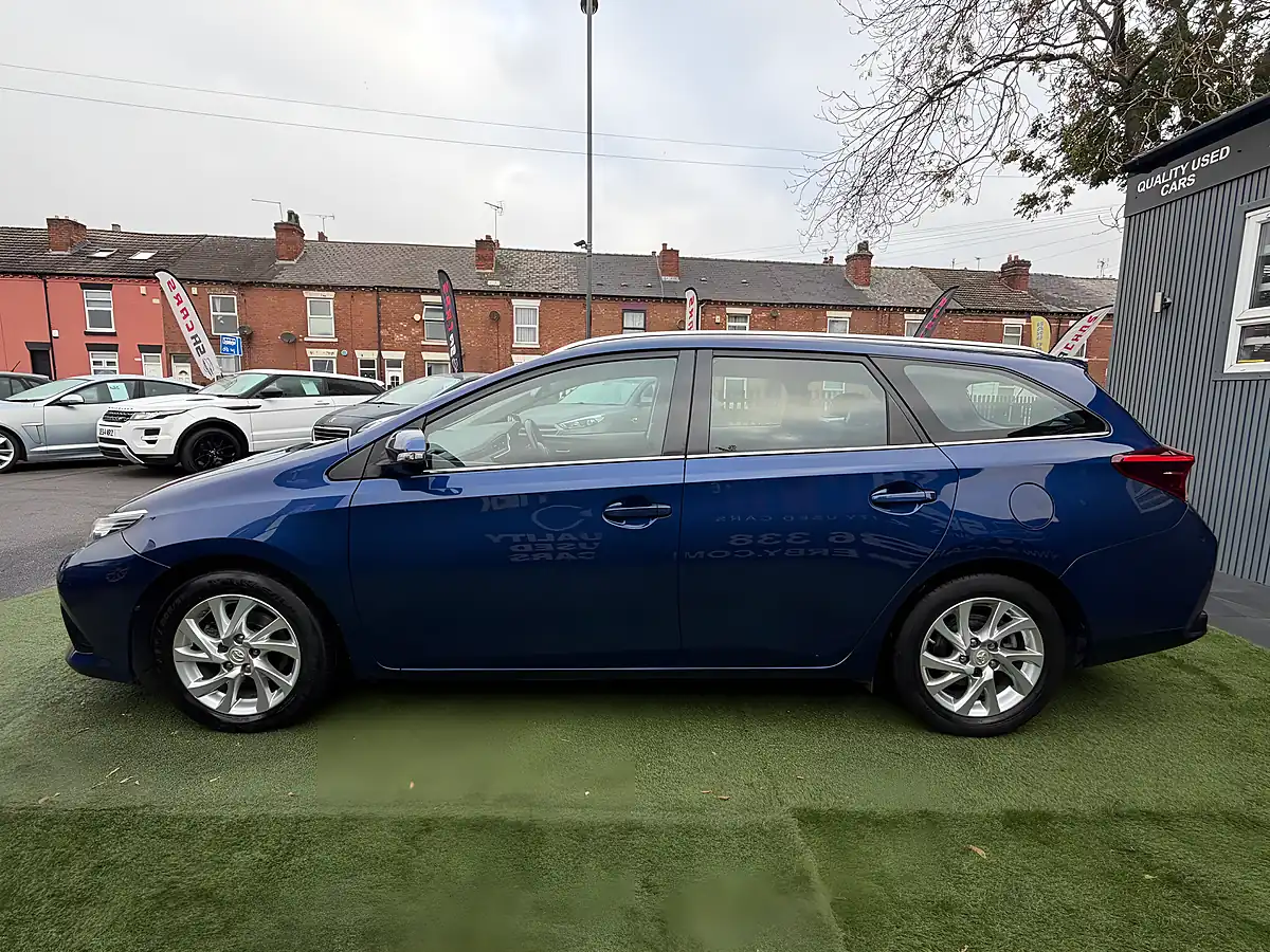 Used 2016 Toyota Auris Business Edition Touring Sports Blue - Interior and Exterior details 8