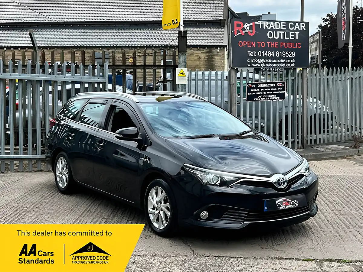 Used 2016 Toyota Auris Business Edition Touring Sports Tss Black - Front View