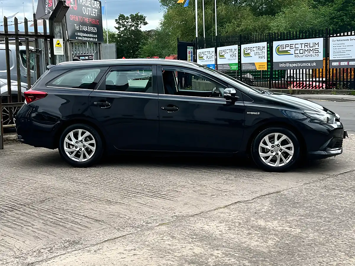 Used 2016 Toyota Auris Business Edition Touring Sports Tss Black - Interior and Exterior details 13