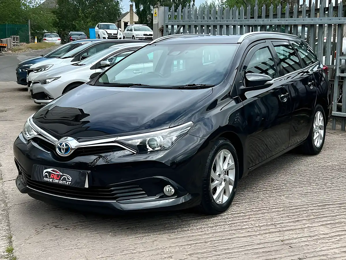 Used 2016 Toyota Auris Business Edition Touring Sports Tss Black - Interior and Exterior details 3