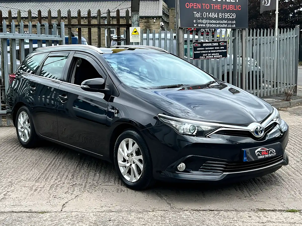 Used 2016 Toyota Auris Business Edition Touring Sports Tss Black - Interior and Exterior details 5