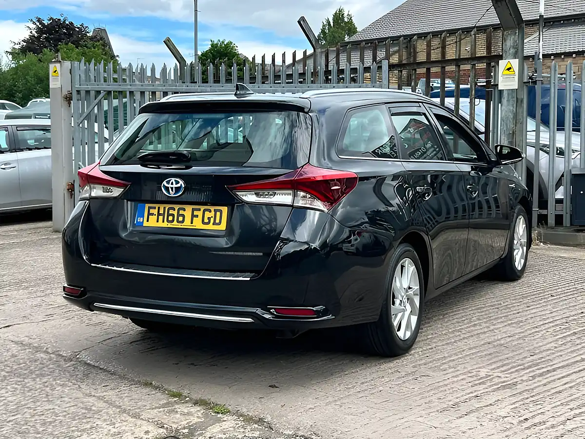 Used 2016 Toyota Auris Business Edition Touring Sports Tss Black - Interior and Exterior details 9