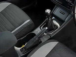 Used 2016 Toyota Auris Business Edition White - Interior and Exterior details 11