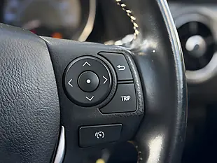 Used 2016 Toyota Auris Business Edition White - Interior and Exterior details 14