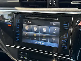 Used 2016 Toyota Auris Business Edition White - Interior and Exterior details 18