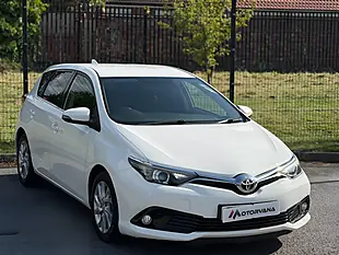 Used 2016 Toyota Auris Business Edition White - Interior and Exterior details 6