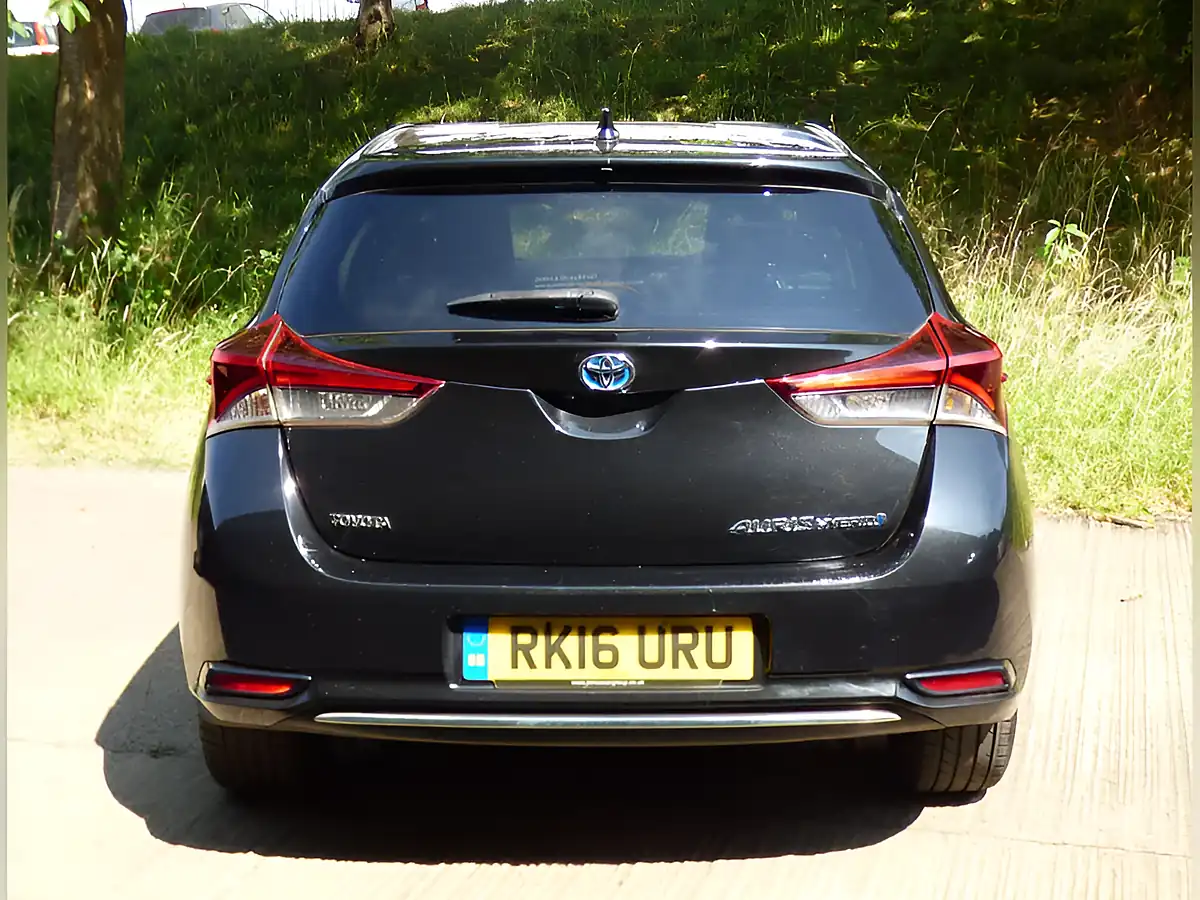 Used 2016 Toyota Auris Design Black - Interior and Exterior details 10