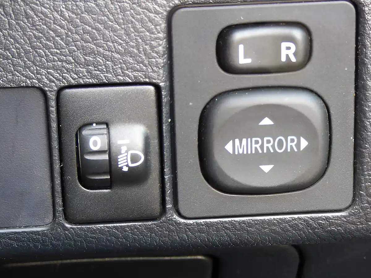 Used 2016 Toyota Auris Design Black - Interior and Exterior details 12