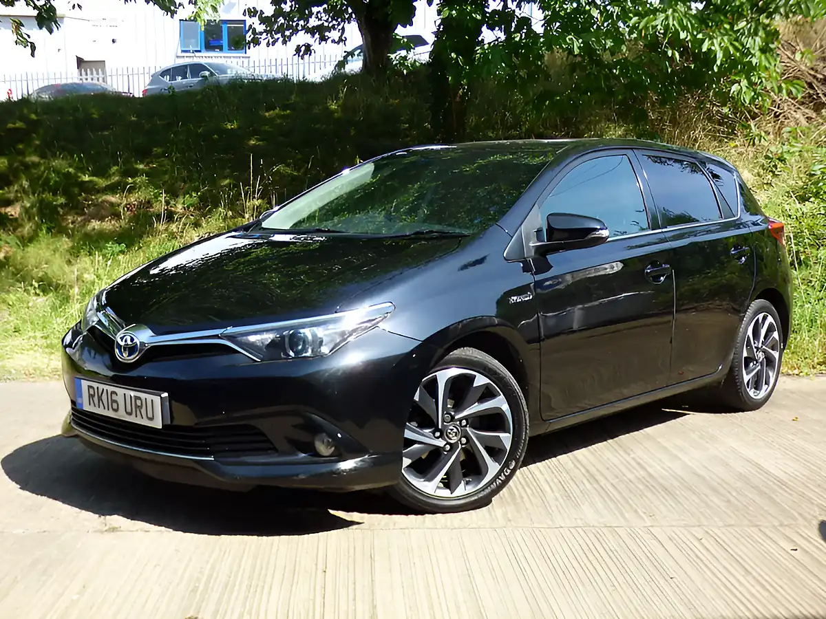 Used 2016 Toyota Auris Design Black - Interior and Exterior details 13