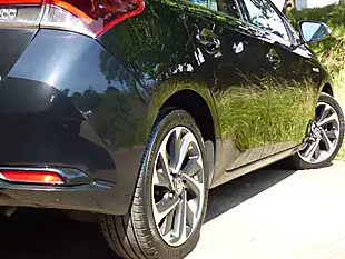 Used 2016 Toyota Auris Design Black - Interior and Exterior details 17