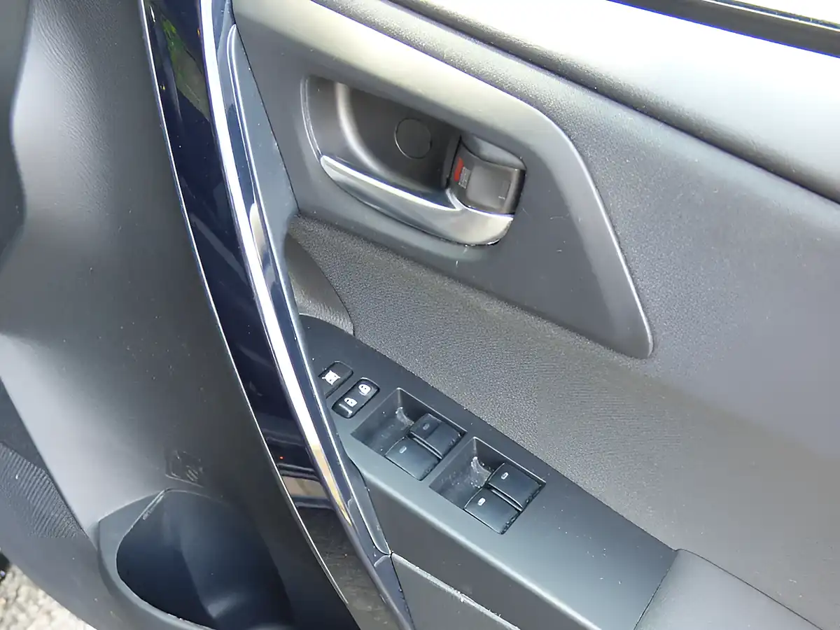 Used 2016 Toyota Auris Design Black - Interior and Exterior details 18