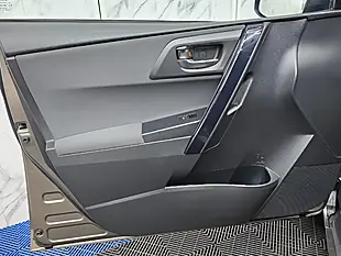 Used 2016 Toyota Auris Design Bronze - Interior and Exterior details 18