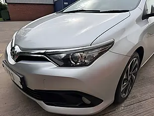 Used 2016 Toyota Auris Design Silver - Interior and Exterior details 18