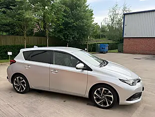 Used 2016 Toyota Auris Design Silver - Interior and Exterior details 20