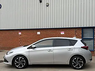 Used 2016 Toyota Auris Design Silver - Interior and Exterior details 3