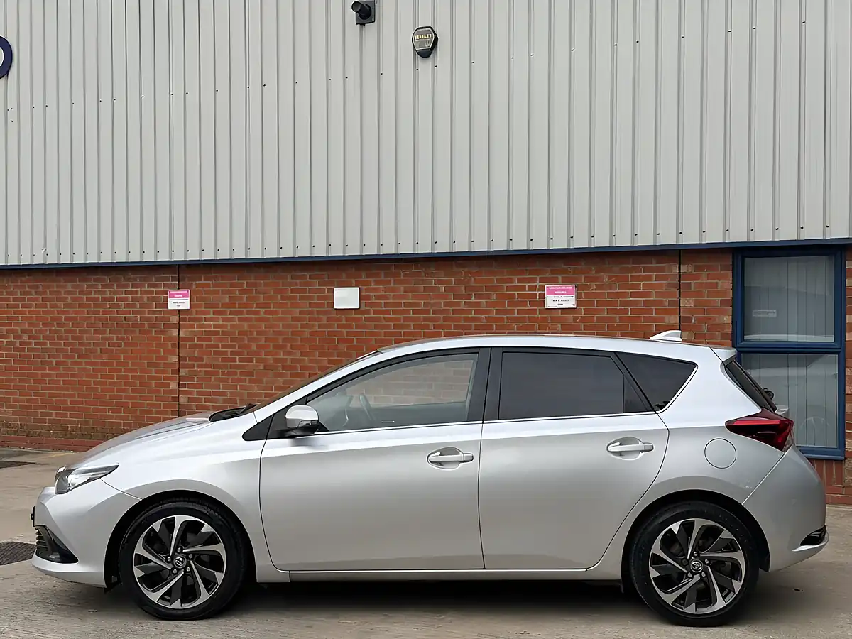 Used 2016 Toyota Auris Design Silver - Interior and Exterior details 3