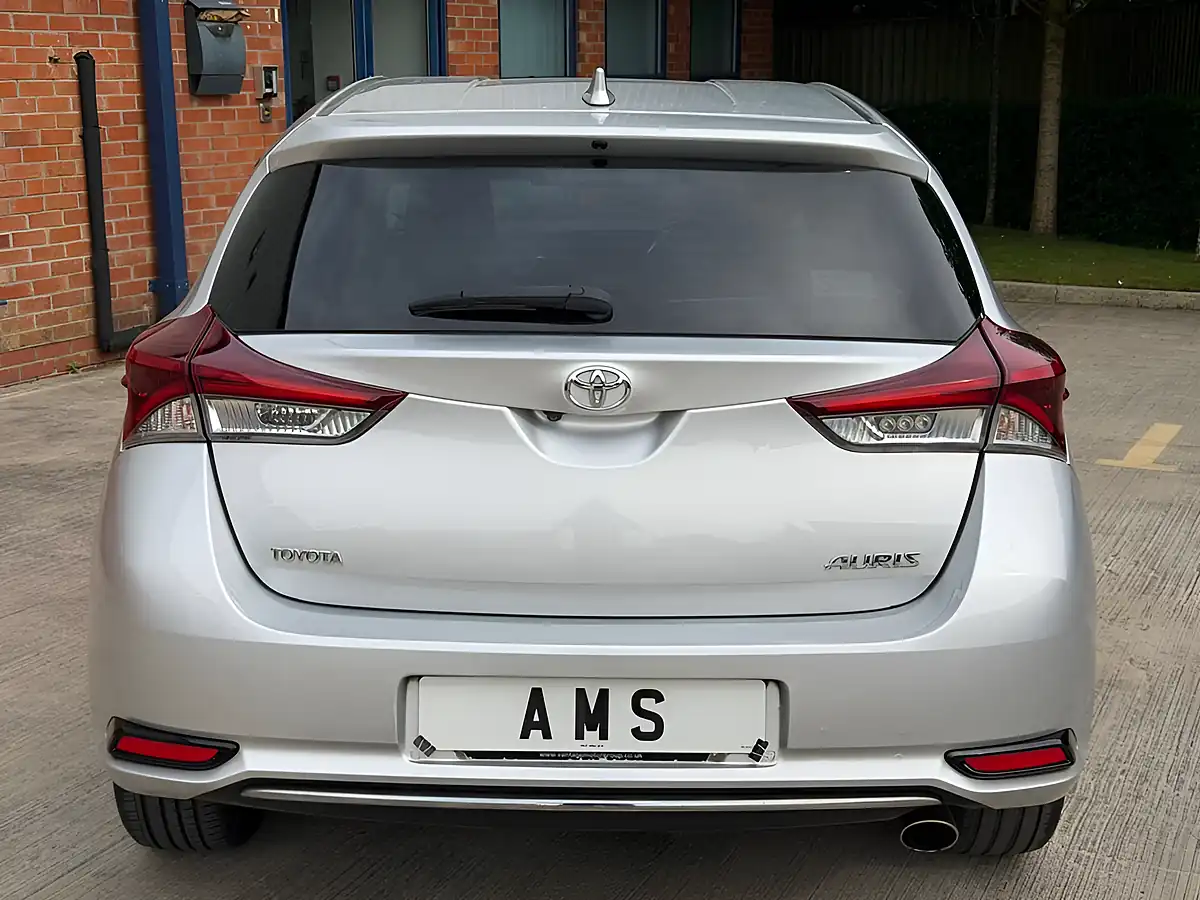 Used 2016 Toyota Auris Design Silver - Interior and Exterior details 5