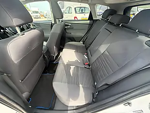 Used 2016 Toyota Auris Design White - Interior and Exterior details 15