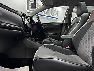 Used 2016 Toyota Auris Excel Blue - Interior and Exterior details 17