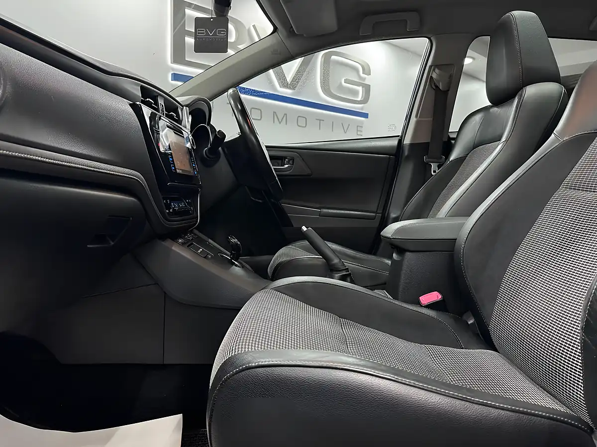 Used 2016 Toyota Auris Excel Blue - Interior and Exterior details 17