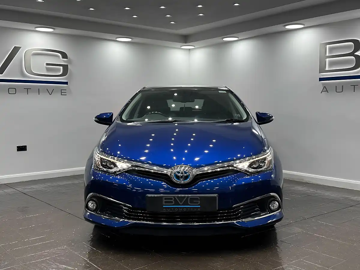 Used 2016 Toyota Auris Excel Blue - Interior and Exterior details 4