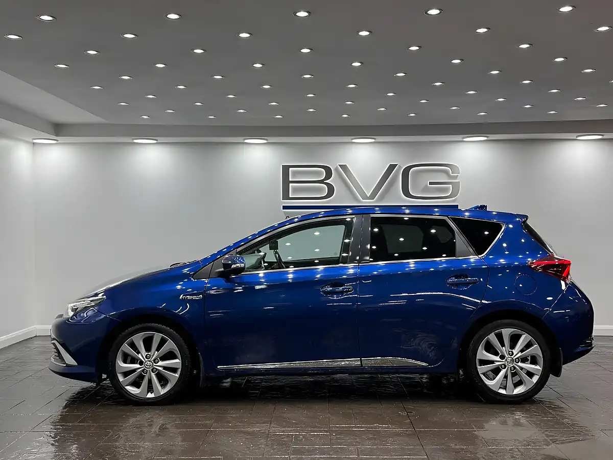 Used 2016 Toyota Auris Excel Blue - Interior and Exterior details 6