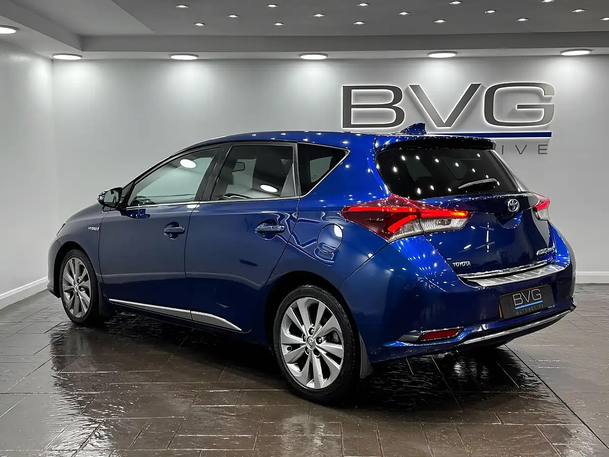 Used 2016 Toyota Auris Excel Blue - Interior and Exterior details 8