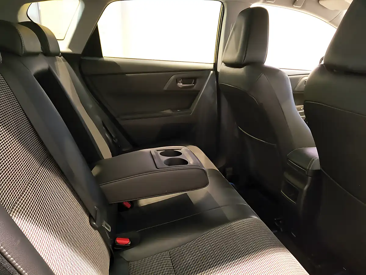 Used 2016 Toyota Auris Excel Grey - Interior and Exterior details 10
