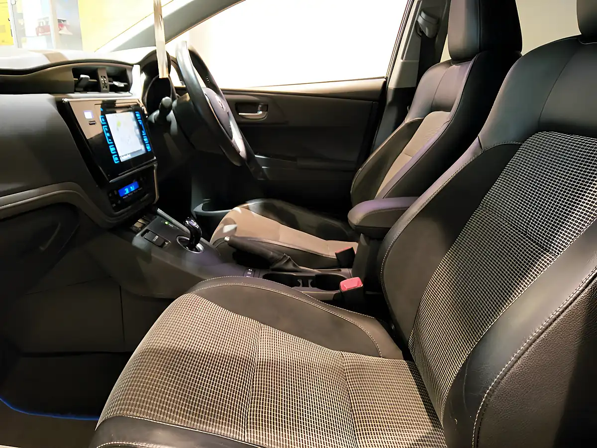 Used 2016 Toyota Auris Excel Grey - Interior and Exterior details 11