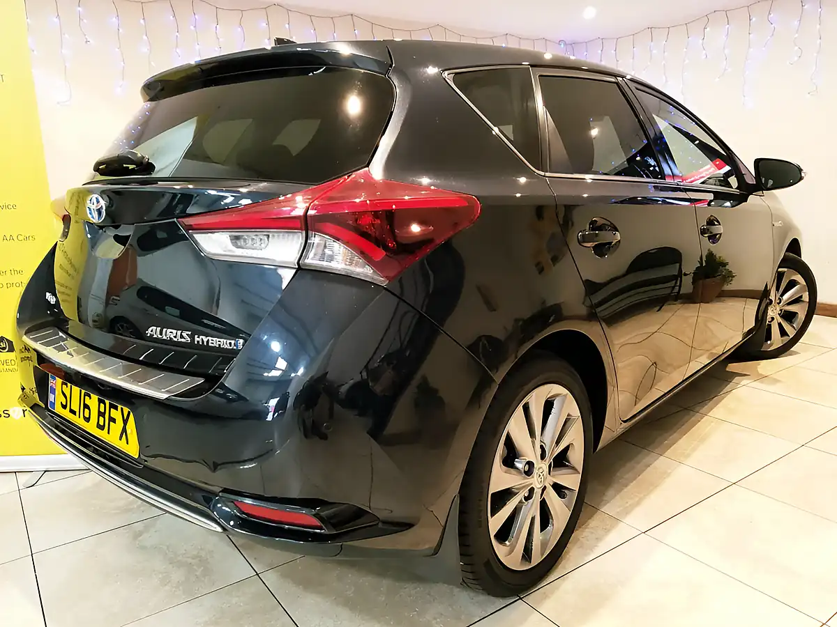 Used 2016 Toyota Auris Excel Grey - Interior and Exterior details 14