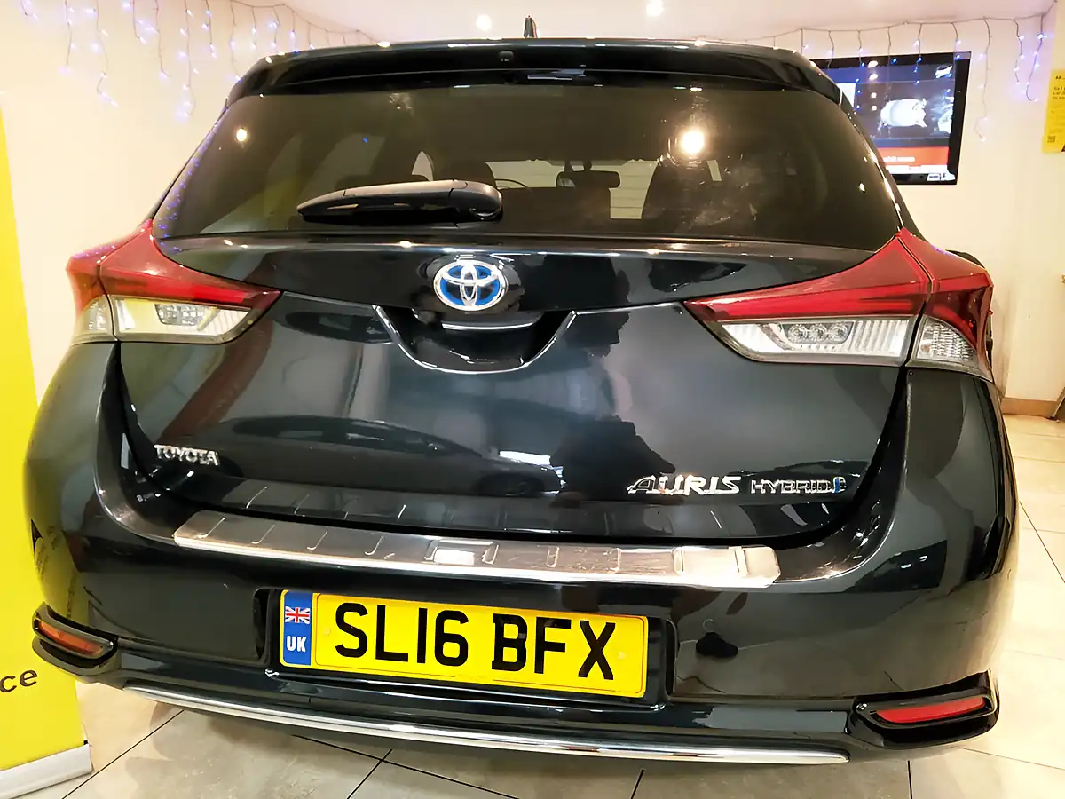 Used 2016 Toyota Auris Excel Grey - Interior and Exterior details 15