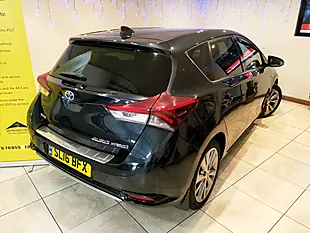 Used 2016 Toyota Auris Excel Grey - Interior and Exterior details 16
