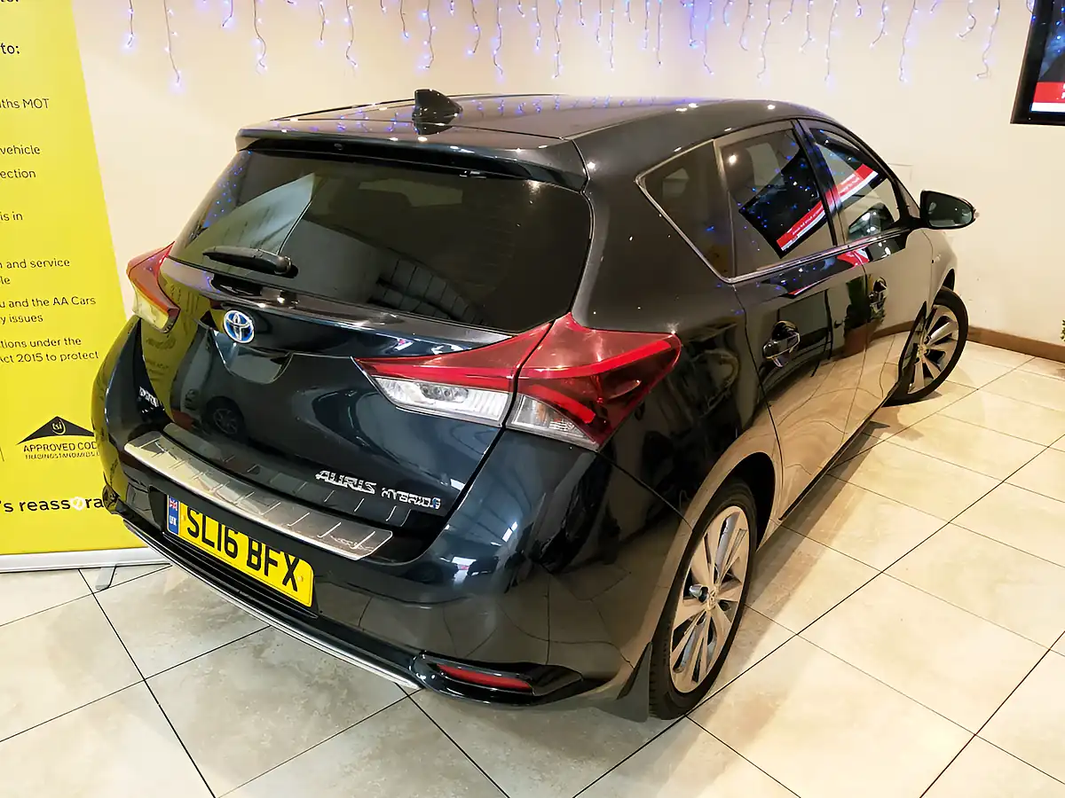 Used 2016 Toyota Auris Excel Grey - Interior and Exterior details 16
